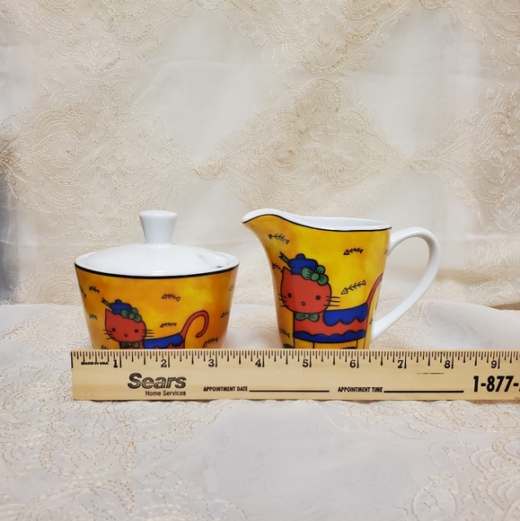 Porcelain Sugar Bowl and Creamer - Picture 16 of 16